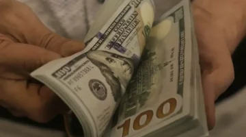 قفزة مفاجئة في سعر الدولار بقيمة 83 قرشاً تترقب قرار البنك المركزي القادم